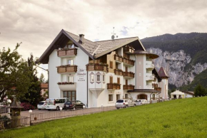Отель Hotel Belvedere Srl  Фай-Делла-Паганелла